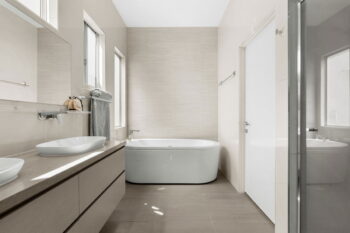 Listing image for 224 Flinders Parade, Sandgate  QLD  4017